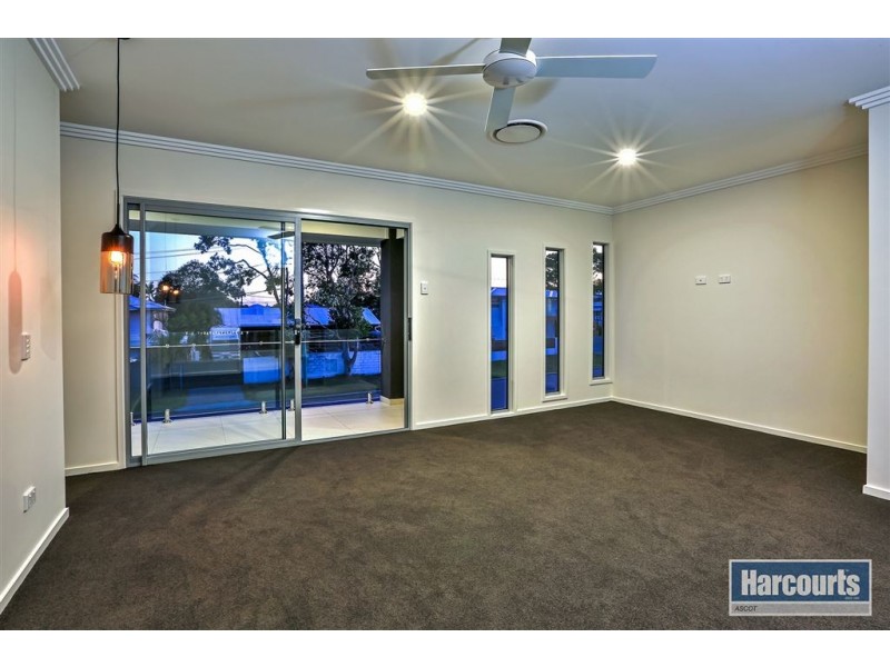 12 Grant Street, Hendra QLD 4011