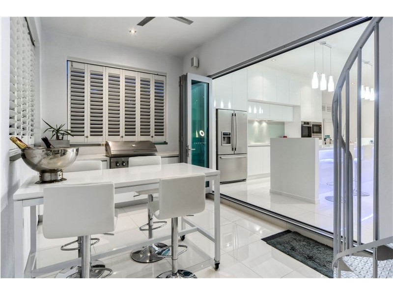 3 Crescent Road, Hamilton QLD 4007