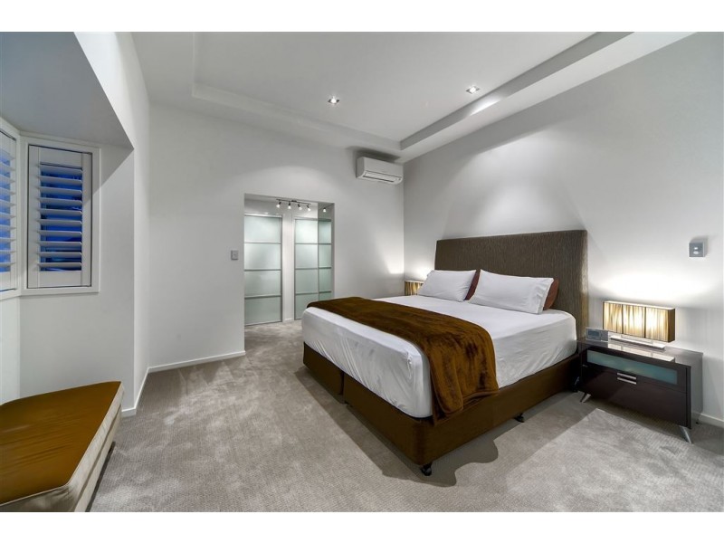 3 Crescent Road, Hamilton QLD 4007