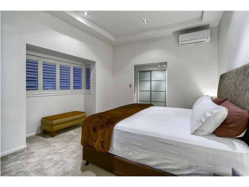 3 Crescent Road, Hamilton QLD 4007