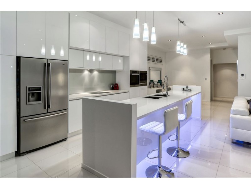 3 Crescent Road, Hamilton QLD 4007
