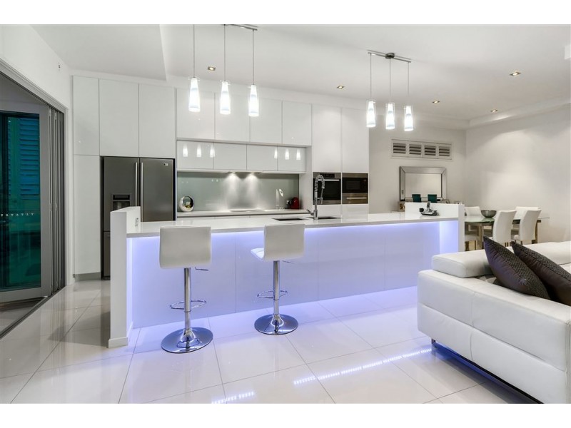 3 Crescent Road, Hamilton QLD 4007