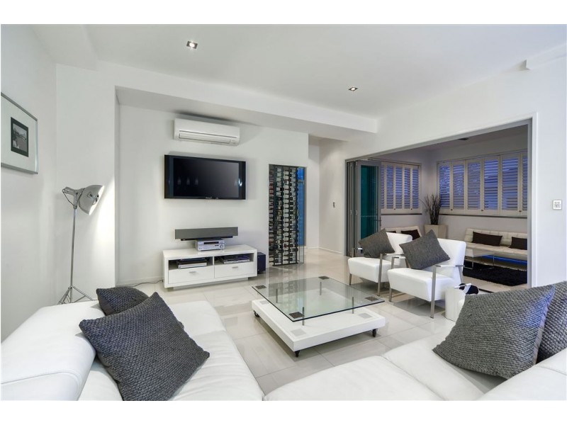 3 Crescent Road, Hamilton QLD 4007