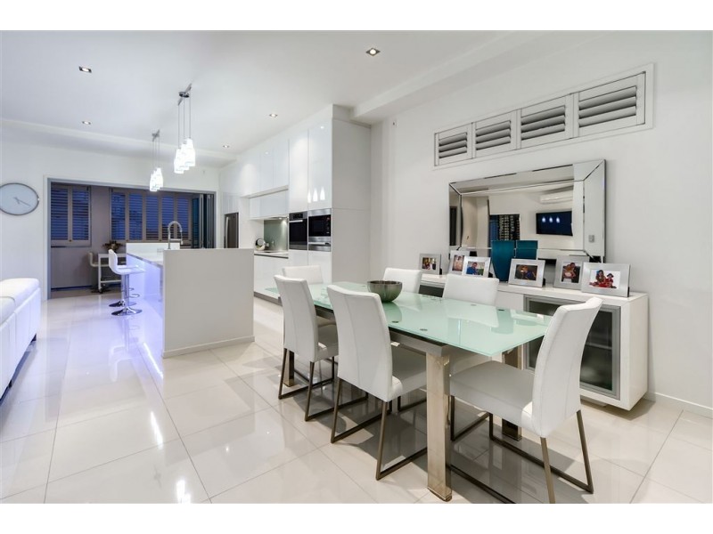 3 Crescent Road, Hamilton QLD 4007