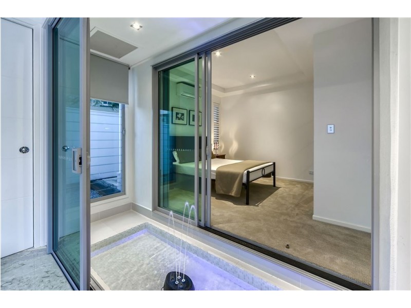 3 Crescent Road, Hamilton QLD 4007