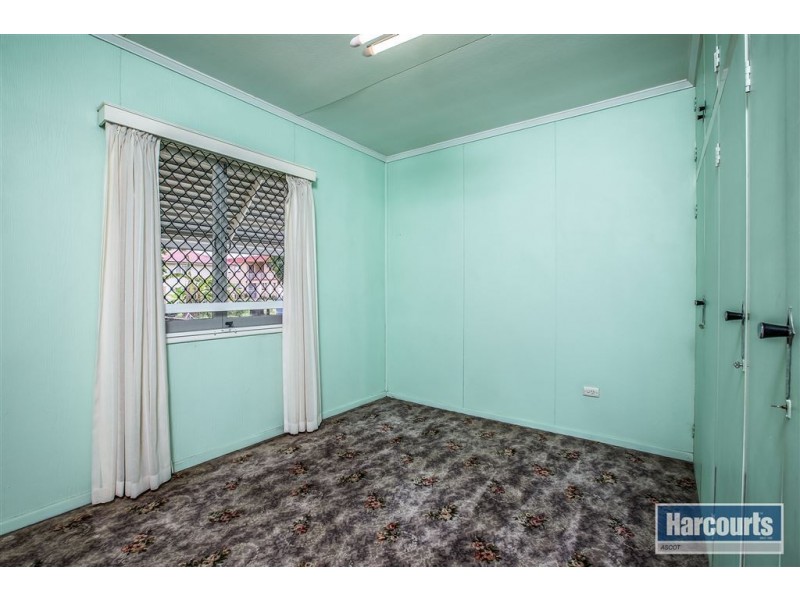 20 Winchester Street, Hamilton QLD 4007