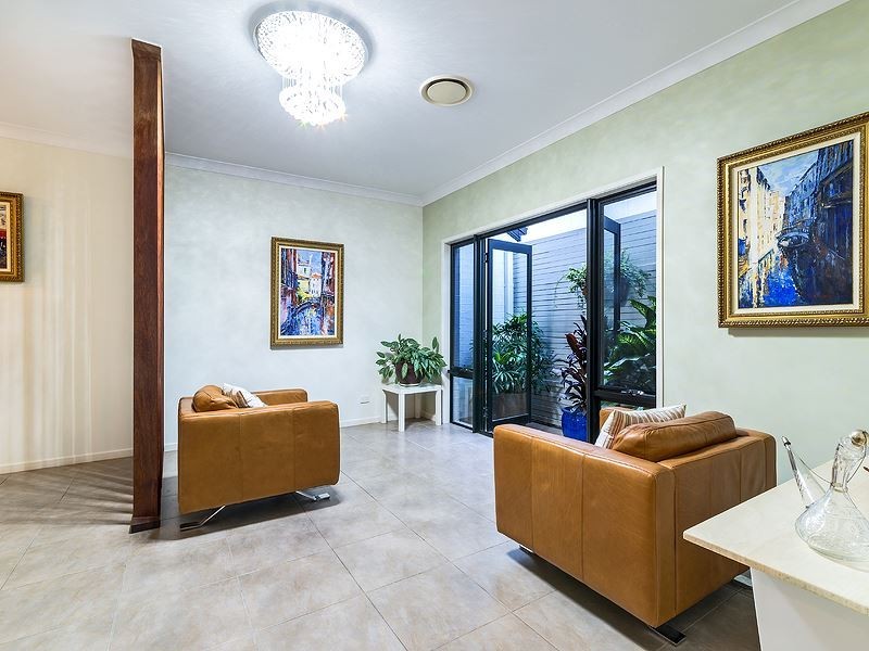 15 Tathra Street, Stafford QLD 4053