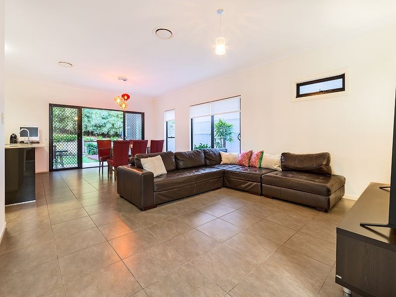 15 Tathra Street, Stafford QLD 4053