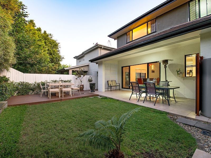 15 Tathra Street, Stafford QLD 4053