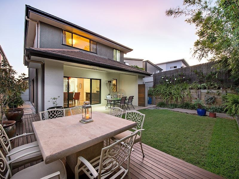 15 Tathra Street, Stafford QLD 4053