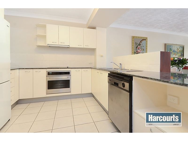 2/102 Racecourse Road, Ascot QLD 4007