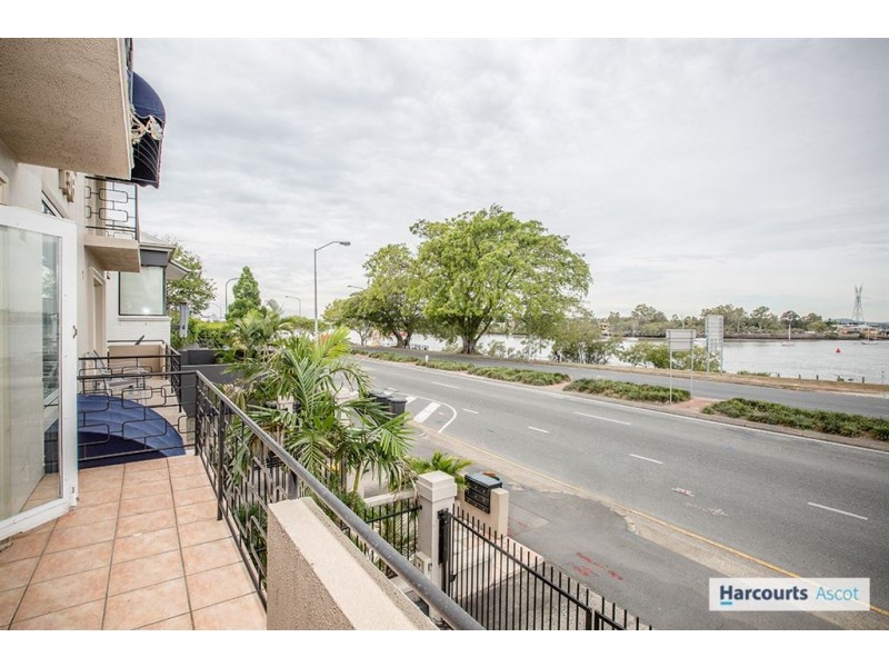 2/136 Kingsford Smith Drive, Hamilton QLD 4007