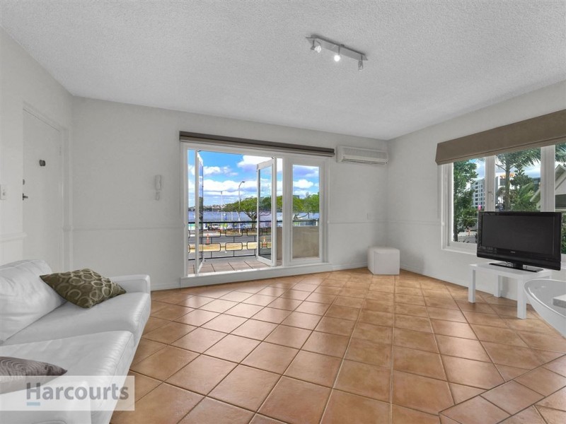 2/136 Kingsford Smith Drive, Hamilton QLD 4007