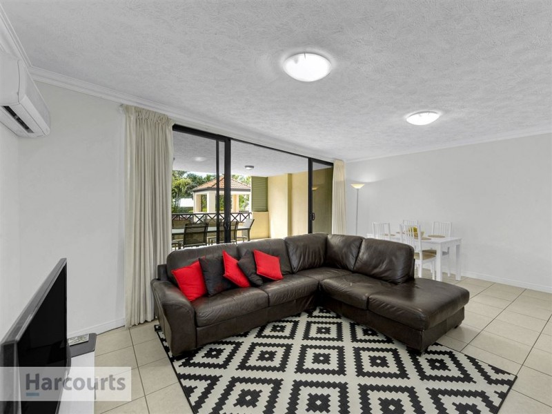 2/49 Racecourse Road, Hamilton QLD 4007