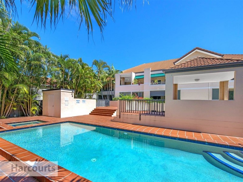 2/49 Racecourse Road, Hamilton QLD 4007