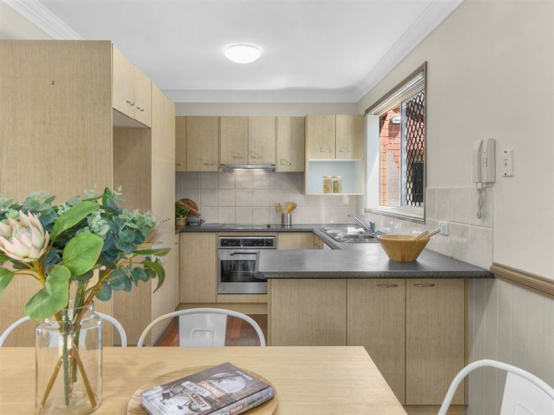 4/129 Franz Road, Clayfield QLD 4011
