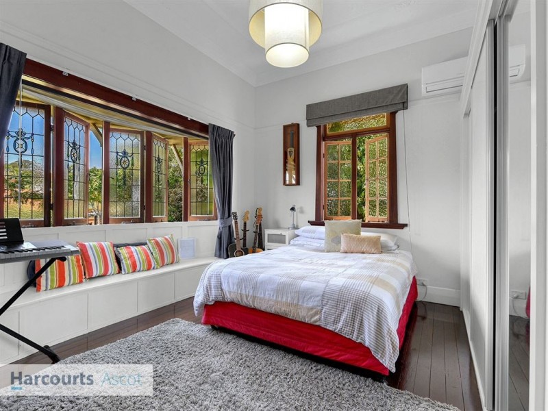 96 Bayview Terrace, Clayfield QLD 4011