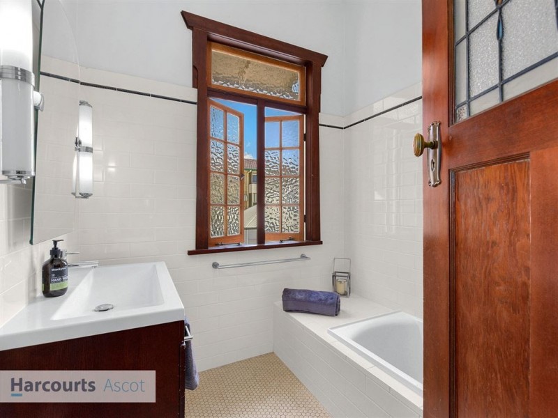 96 Bayview Terrace, Clayfield QLD 4011