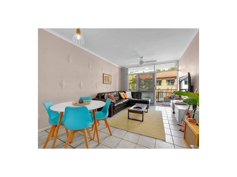 2/21 Arran Avenue, Hamilton QLD 4007