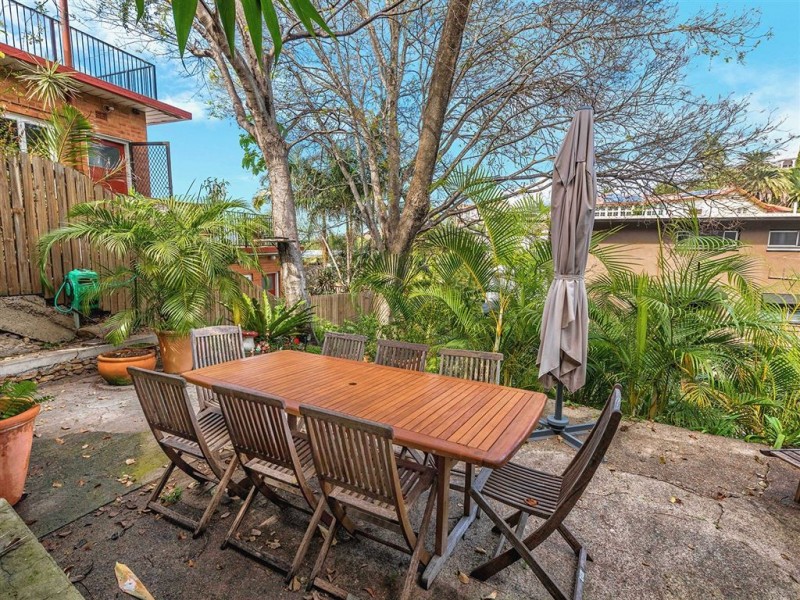 2/21 Arran Avenue, Hamilton QLD 4007