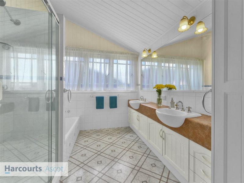 7 Jackson Street, Clayfield QLD 4011