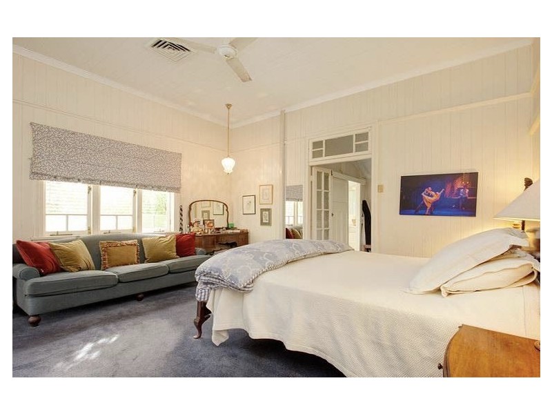 16 Childs Street, Clayfield QLD 4011