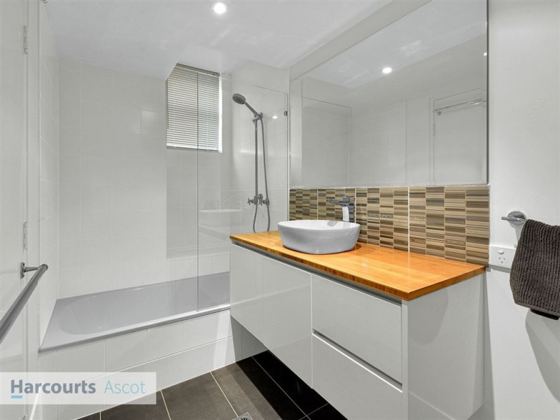 21/17 Whyenbah Street, Hamilton QLD 4007