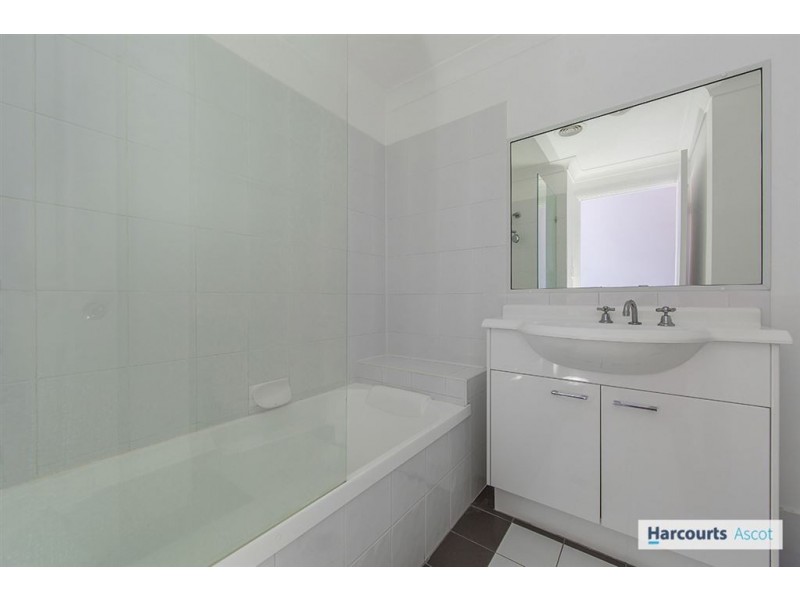 4/654 Kingsford Smith Drive, Hamilton QLD 4007