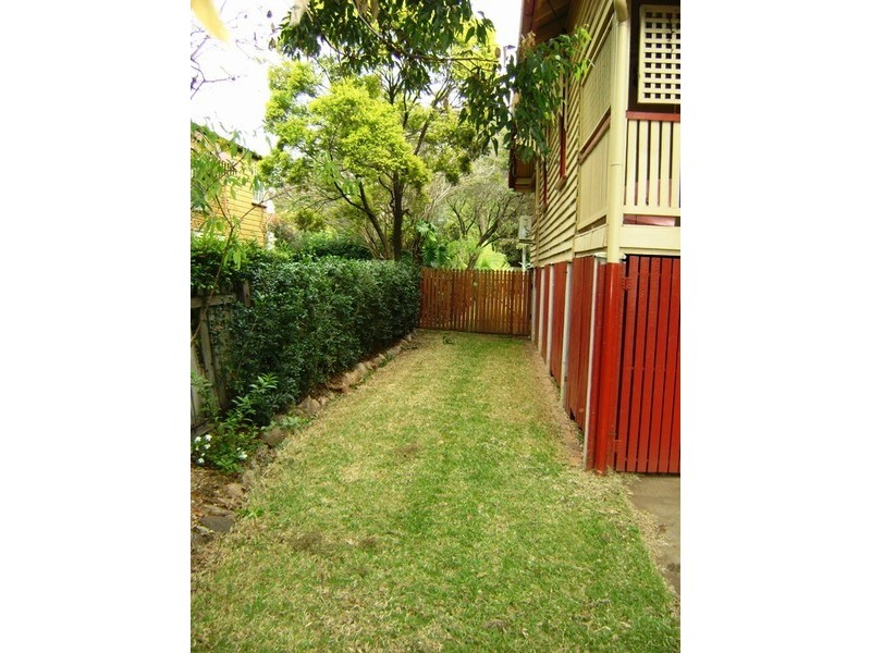 34 Nudgee Road, Hamilton QLD 4007