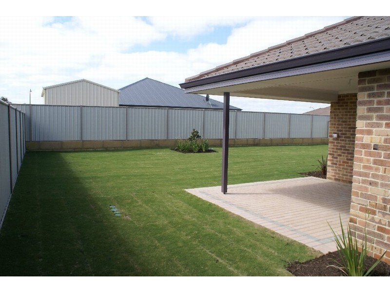 65 The Boulevard, Australind WA 6233