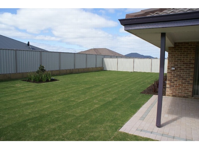 65 The Boulevard, Australind WA 6233