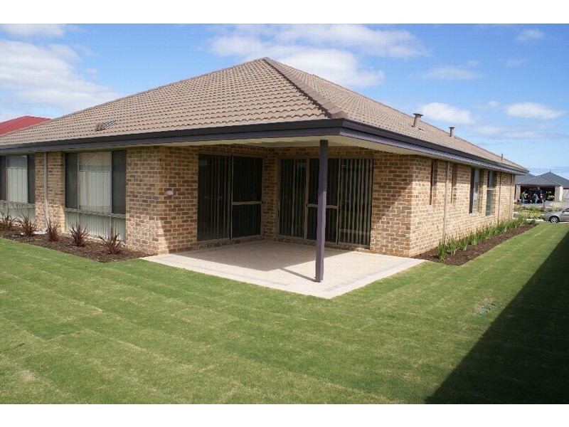 65 The Boulevard, Australind WA 6233