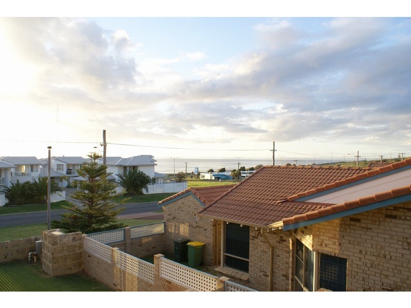 8/25 Upper Esplanade, Bunbury WA 6230