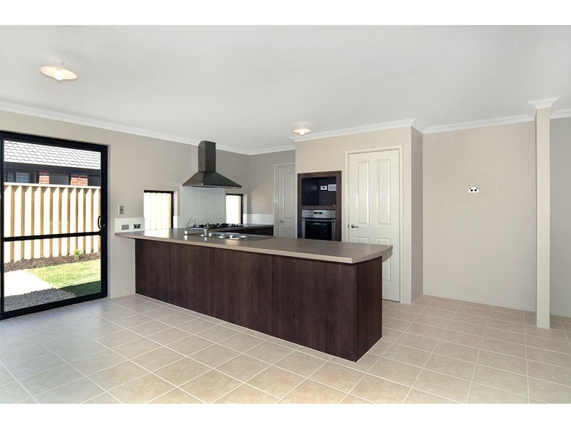 17 Chamberlain Grove, Millbridge WA 6232