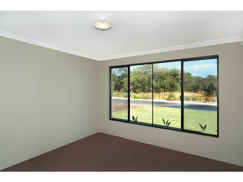 17 Chamberlain Grove, Millbridge WA 6232