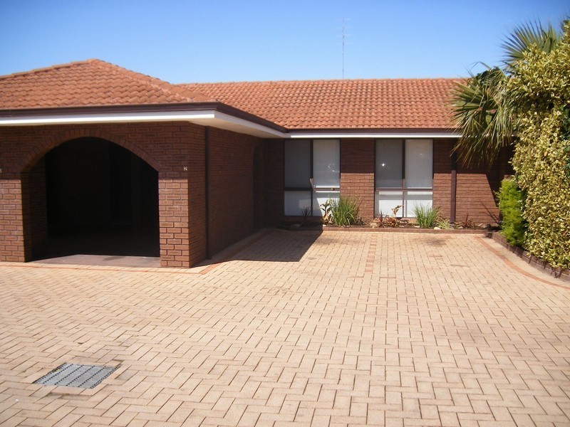 2/41-43 Minninup Road, South Bunbury WA 6230