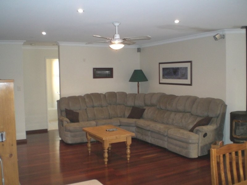 10 Christchurch Place, College Grove WA 6230