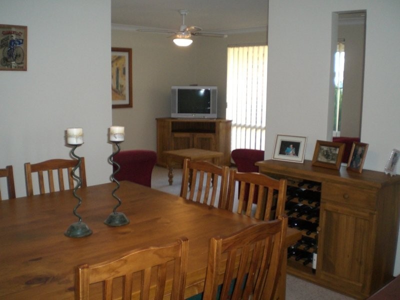 10 Christchurch Place, College Grove WA 6230