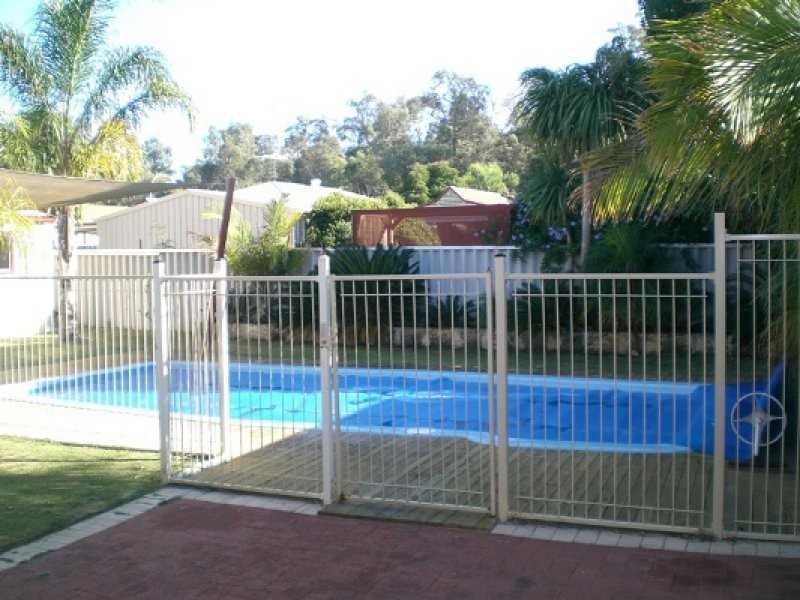 10 Christchurch Place, College Grove WA 6230