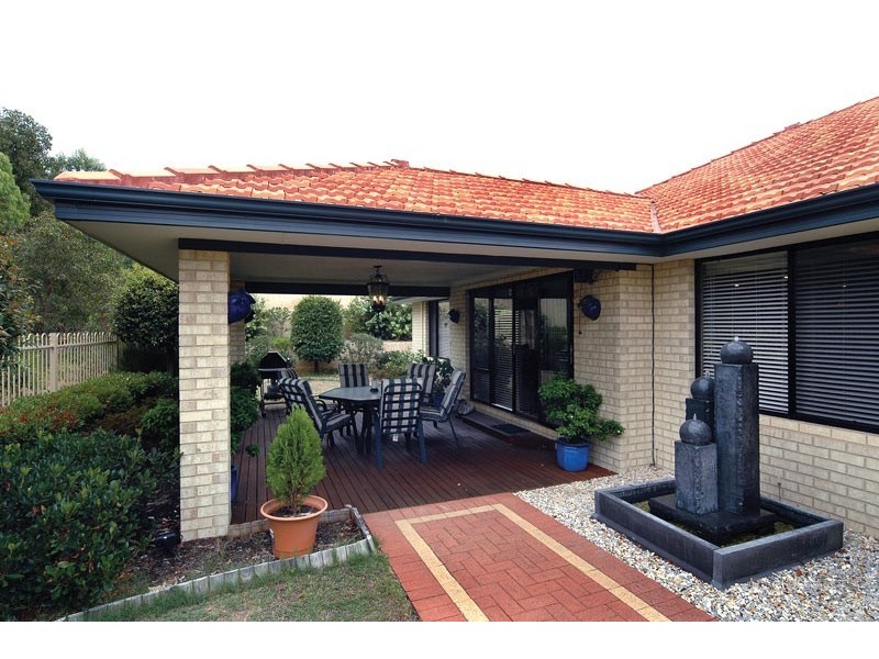 35 Somerville Drive, College Grove WA 6230