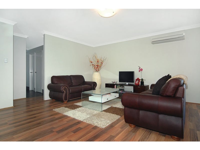 11 Pembroke Street, College Grove WA 6230