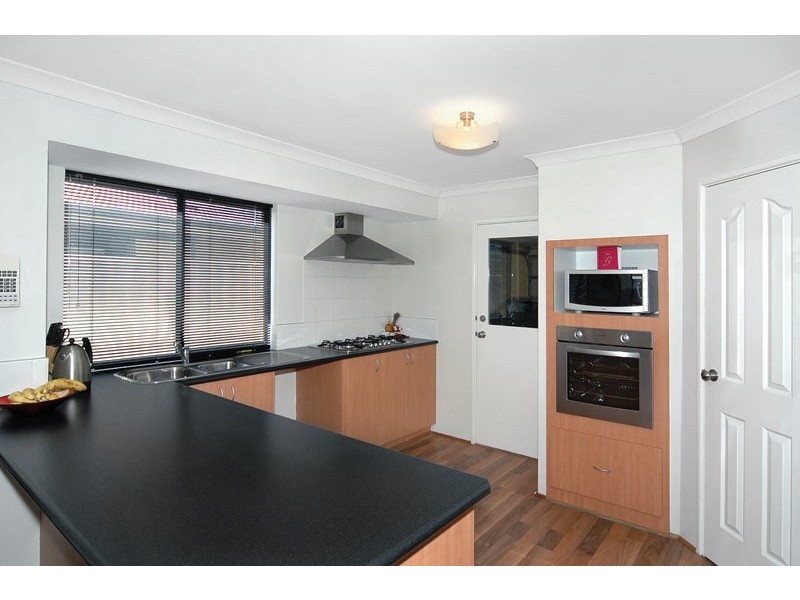 11 Pembroke Street, College Grove WA 6230