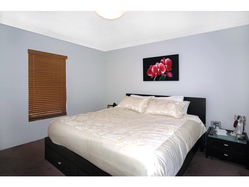 11 Pembroke Street, College Grove WA 6230