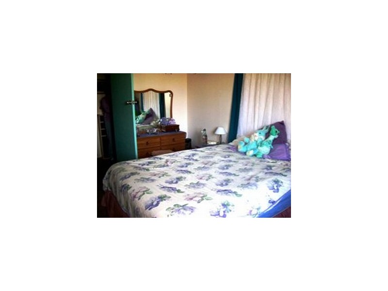 8 Vixen Street, Withers WA 6230