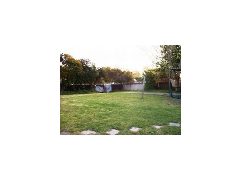 8 Vixen Street, Withers WA 6230