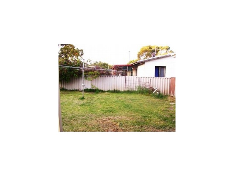 8 Vixen Street, Withers WA 6230