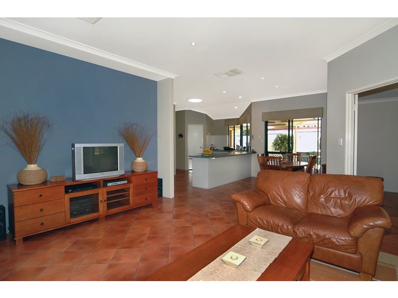 13 Lantana Lane, Glen Iris WA 6230