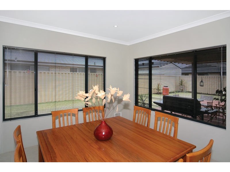 2 Greenough Place, Millbridge WA 6232