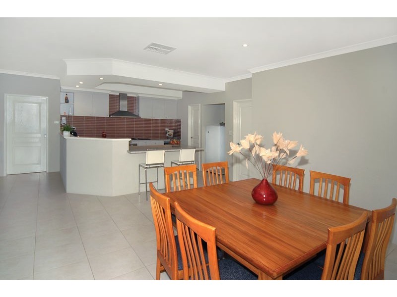 2 Greenough Place, Millbridge WA 6232