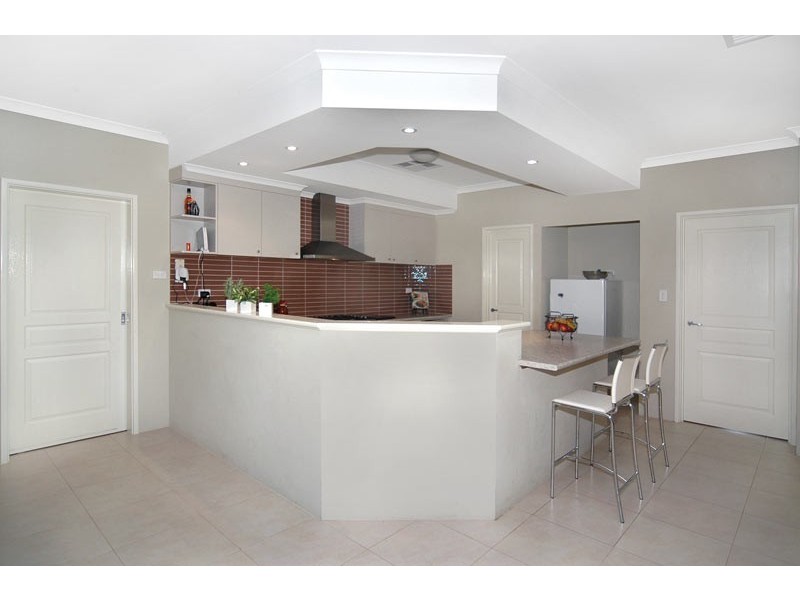 2 Greenough Place, Millbridge WA 6232